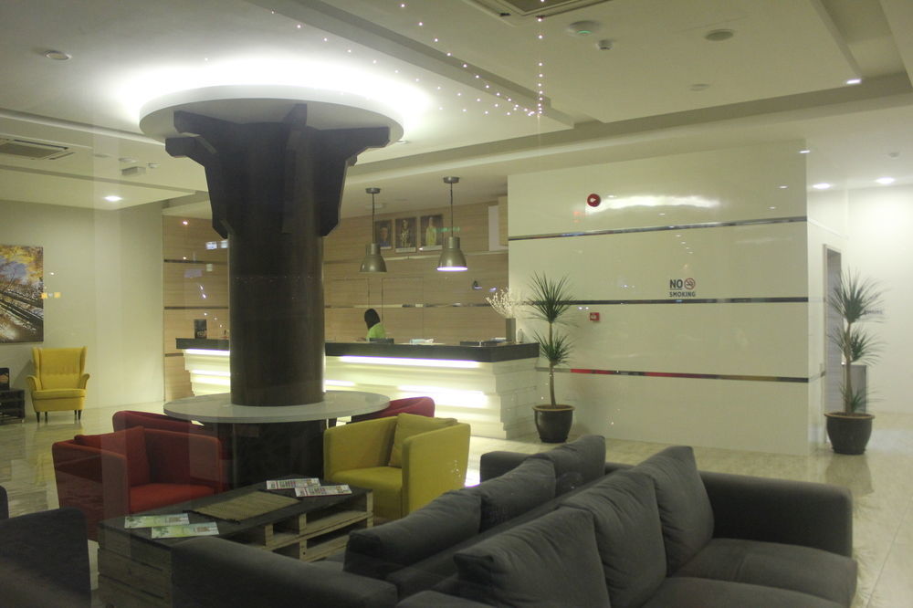 The Inn Bintulu Exterior foto