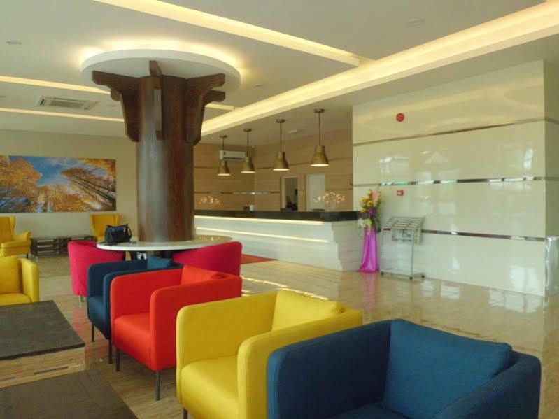 The Inn Bintulu Exterior foto